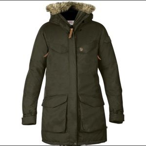 Fjallraven Womens Nuuk Parka - Laurel Green